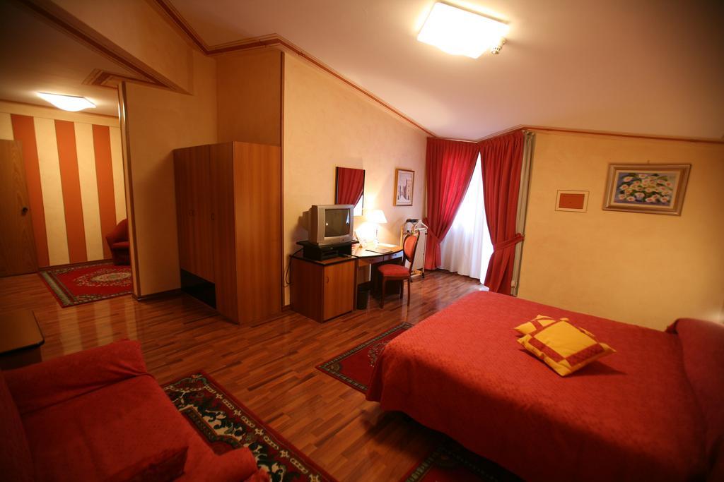 Hotel La Ruota Pianfei Cameră foto