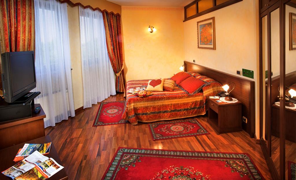 Hotel La Ruota Pianfei Cameră foto